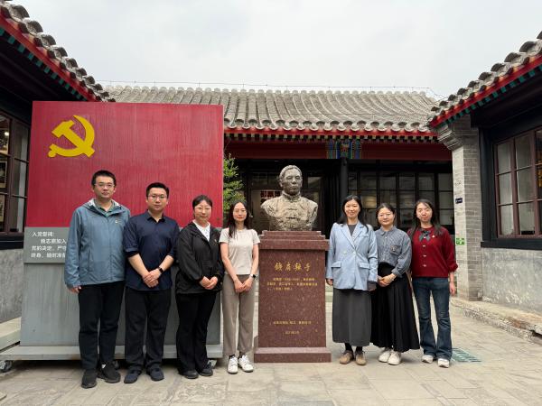 遵守“鐵規(guī)矩”，做好“學(xué)查改”——農(nóng)墾中心第一青年理論學(xué)習(xí)小組開展深入貫徹中央八項(xiàng)規(guī)定精神專題學(xué)習(xí)
